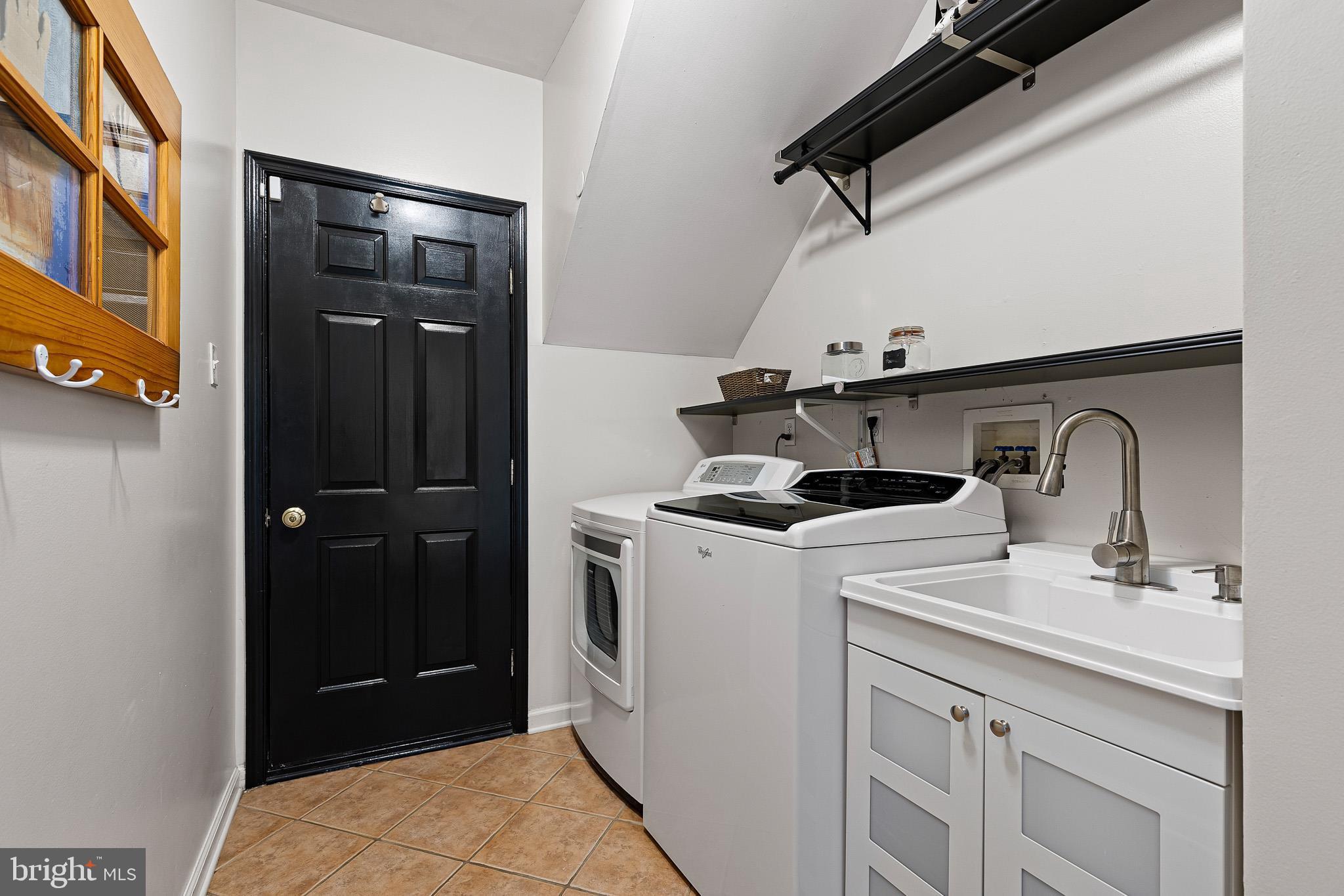 737 Meadowbank Road Kennett Square, PA 19348 - Photo 21 of 52 Main Level Laundry