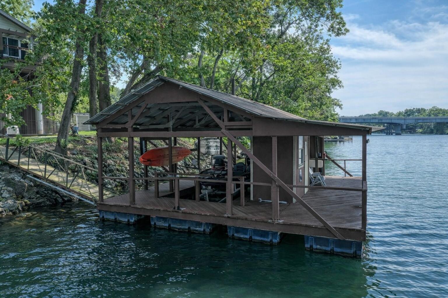 806 Sunset Road Branson, MO 65616 - Photo 4 of 61 6F052AB9-5D56-44EA-B64F-BE55E4489045