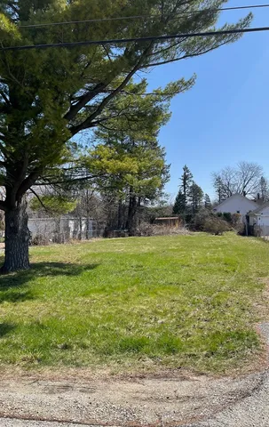 $165,000 | 221 North Graylynn Drive, Mount Prospect, IL 60056