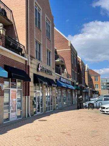 $165,000 | 221 North Graylynn Drive, Mount Prospect, IL 60056