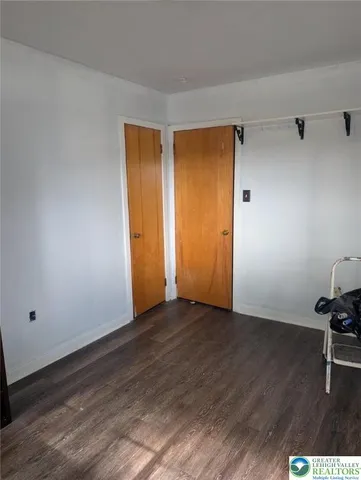 a room with a closet
