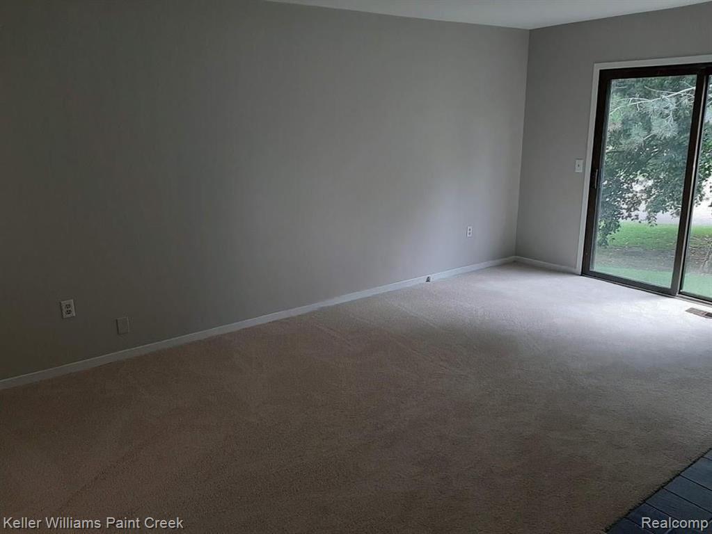 573 Victoria Court Rochester Hills, MI 48307 - Photo 4 of 24