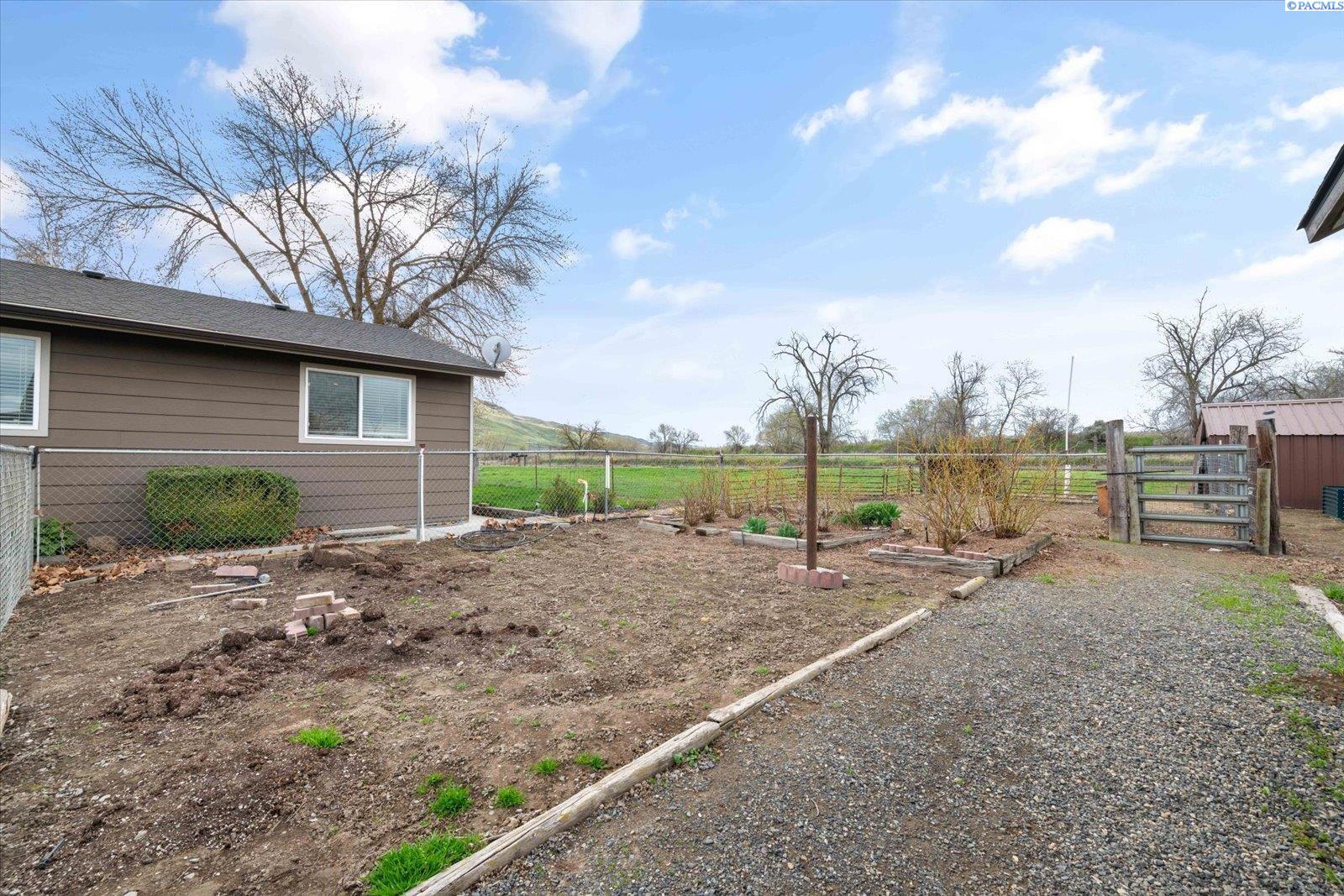 90403 West Hess Road Prosser, WA 99350 - Photo 38 of 49 Gallery Image 38