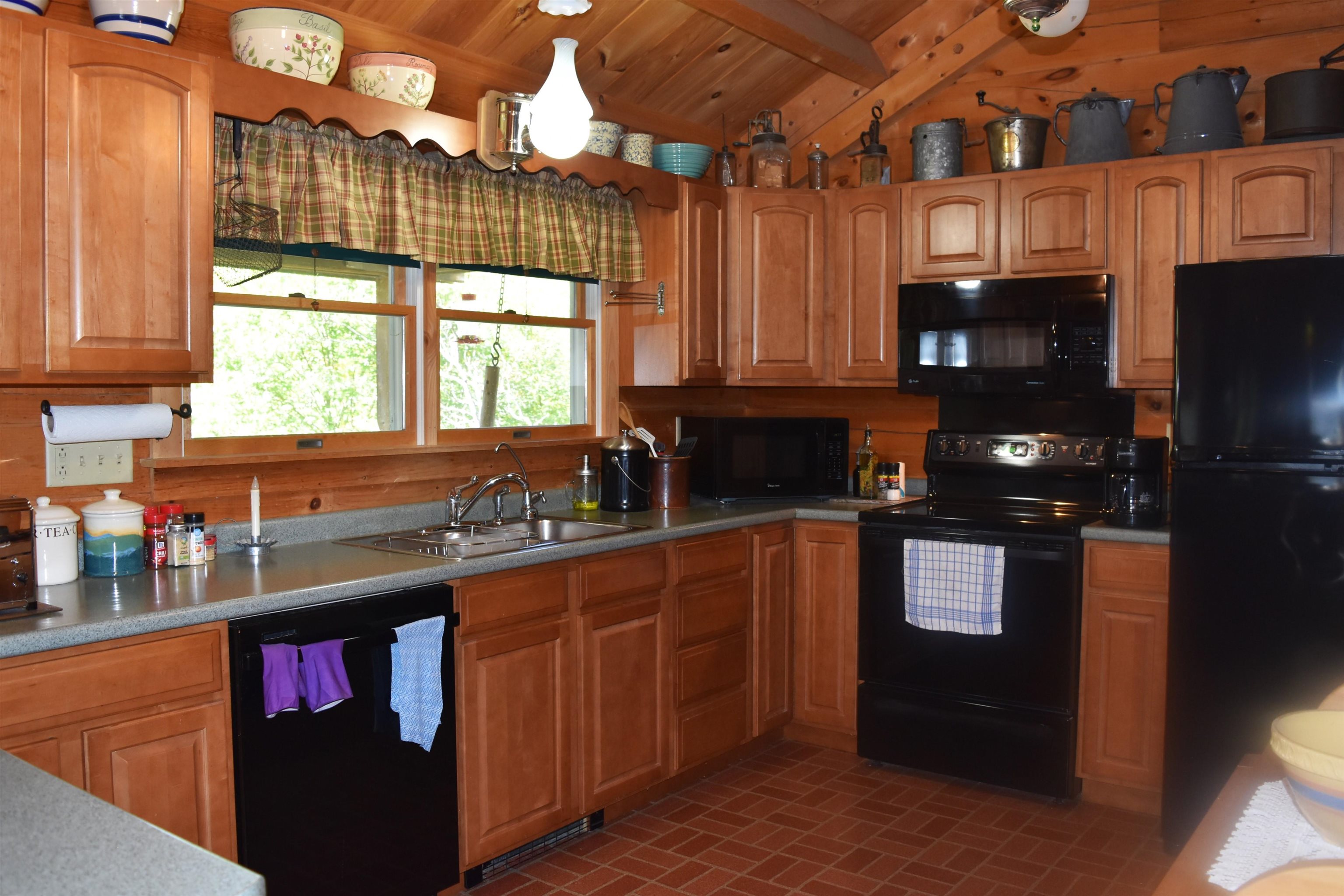 56 Mountain Road Middletown Springs, VT 05757 - Photo 8 of 49 Gallery Image 8