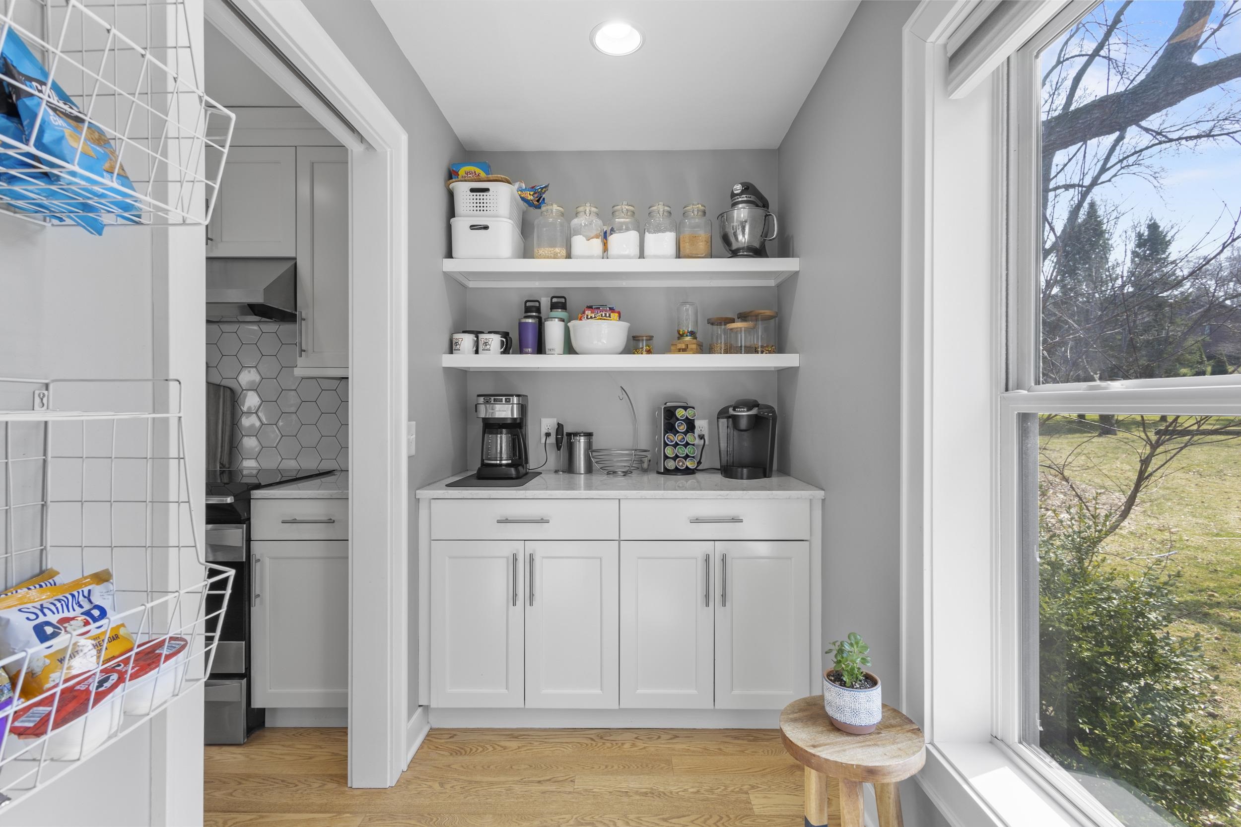 1525 Windfield Way Middleton, WI 53562 - Photo 15 of 97