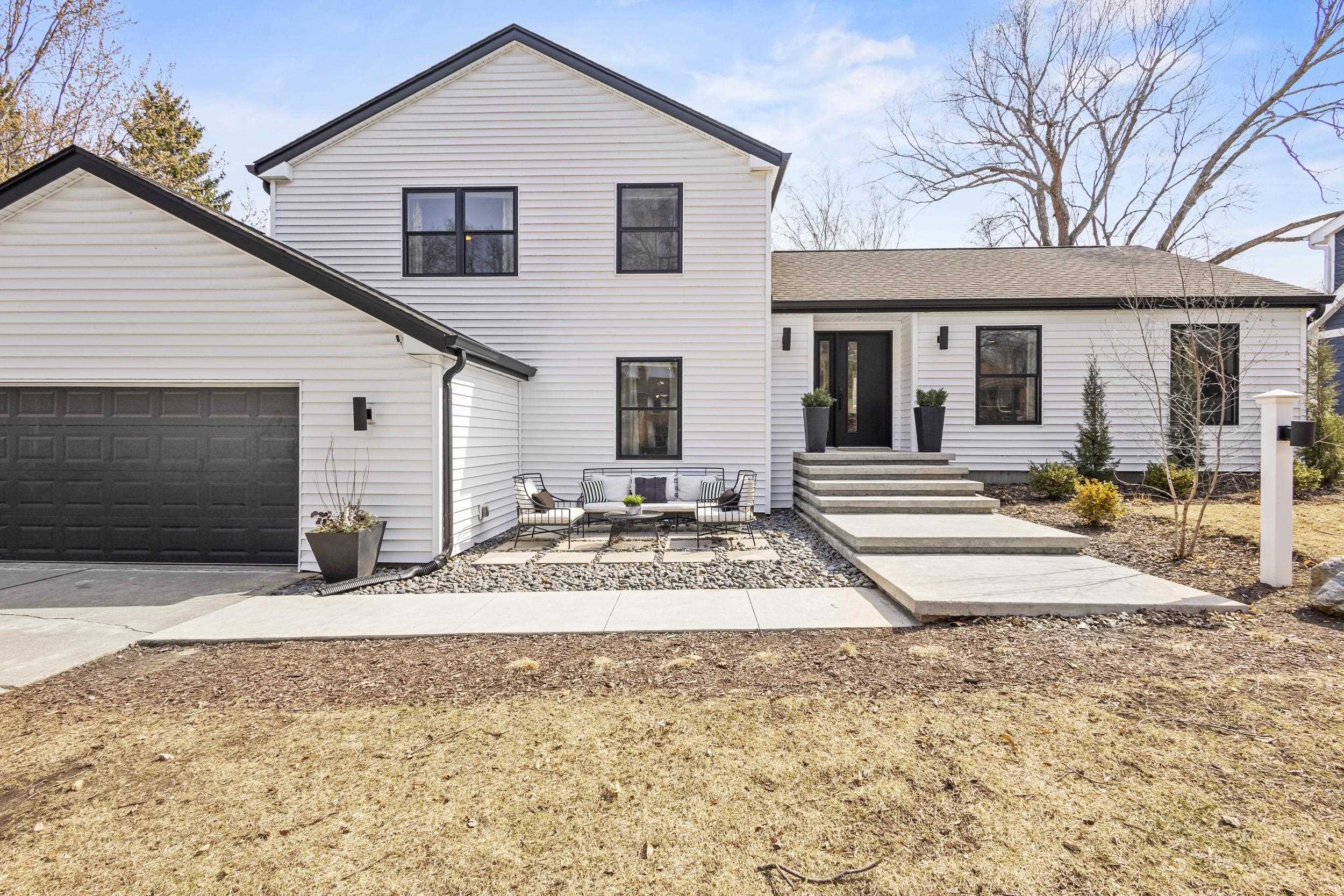 1525 Windfield Way Middleton, WI 53562 - Photo 4 of 97