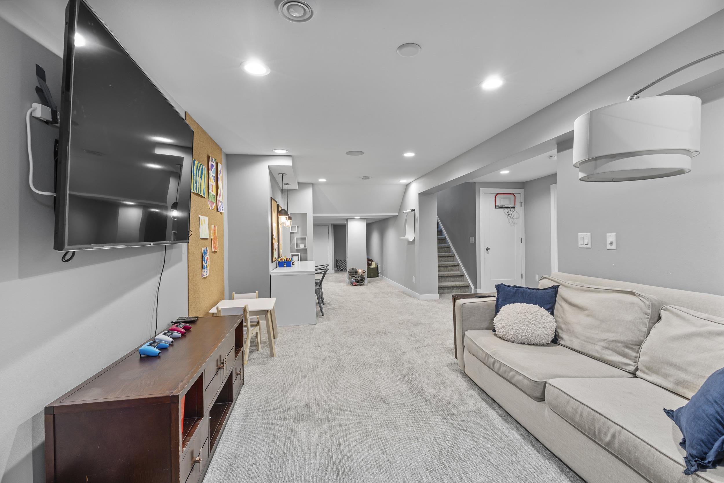 1525 Windfield Way Middleton, WI 53562 - Photo 52 of 97