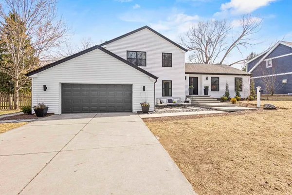 $875,000 | 1525 Windfield Way, Middleton, WI 53562