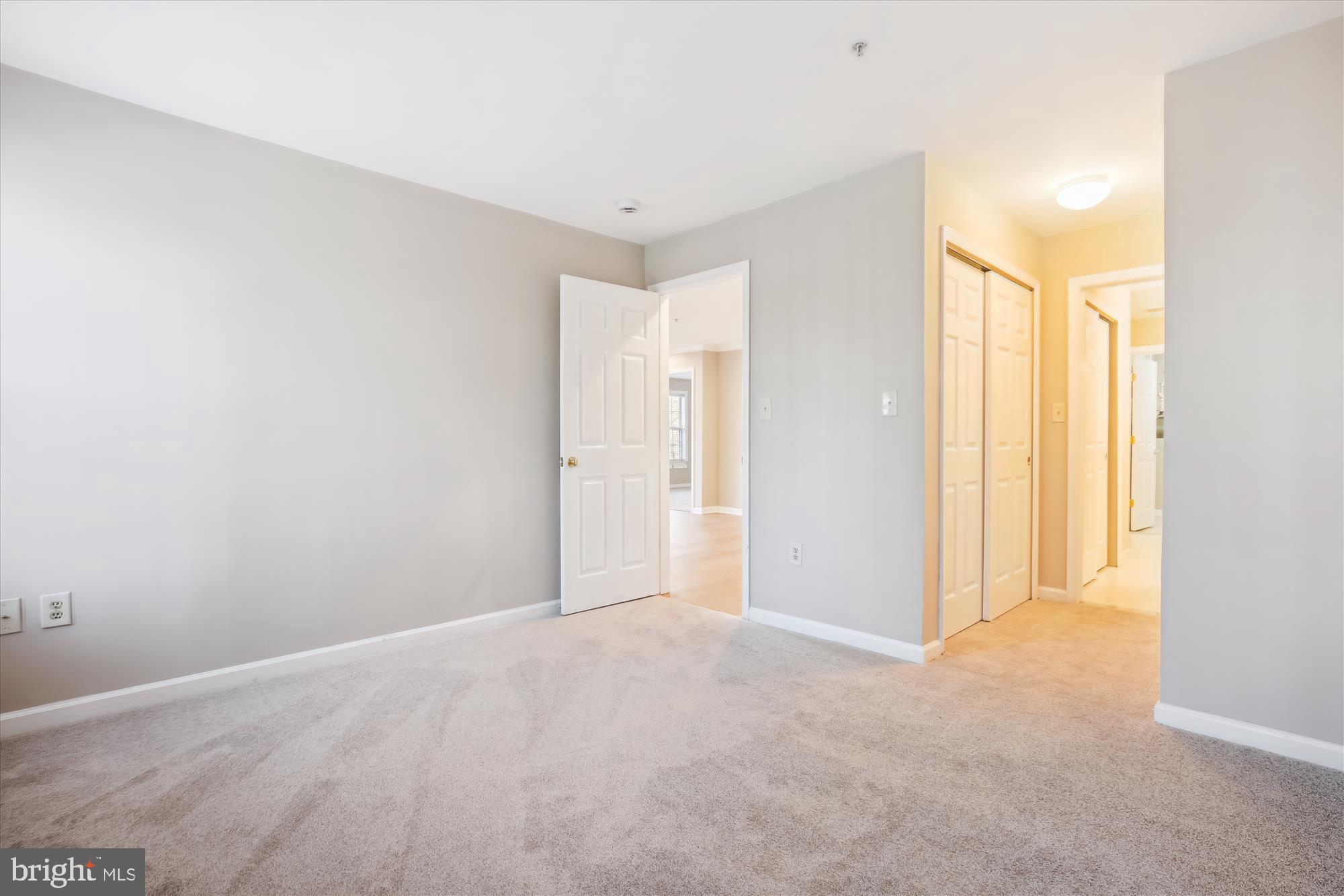 137 Timberbrook Lane, Unit T2 Gaithersburg, MD 20878 - Photo 15 of 54 Bedroom 2