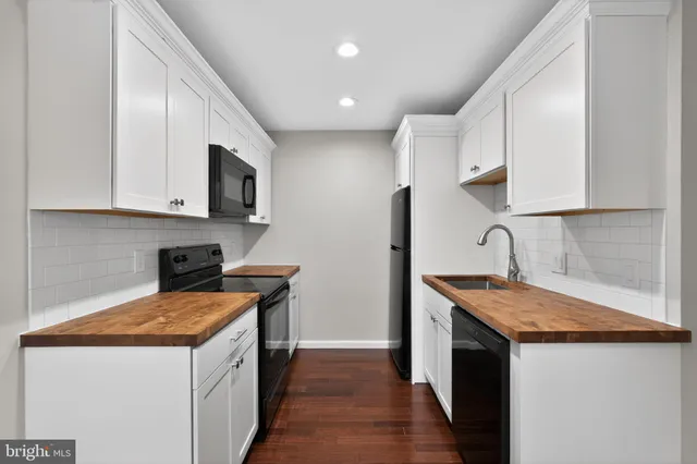 $2,200 | 8022 Beacon Hill Drive, Unit 11, Southampton, PA 18966