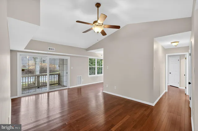 $2,200 | 8022 Beacon Hill Drive, Unit 11, Southampton, PA 18966