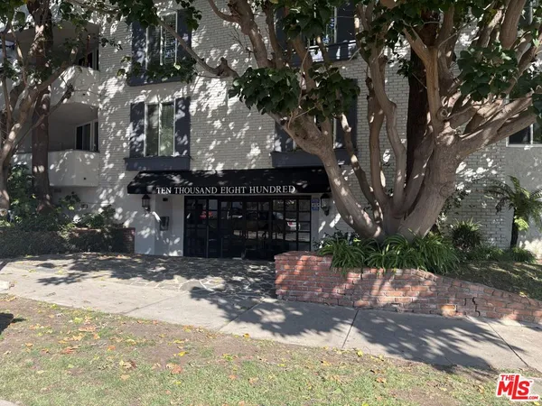 $5,750 | 10800 Holman Avenue, Unit PH3, Los Angeles, CA 90024