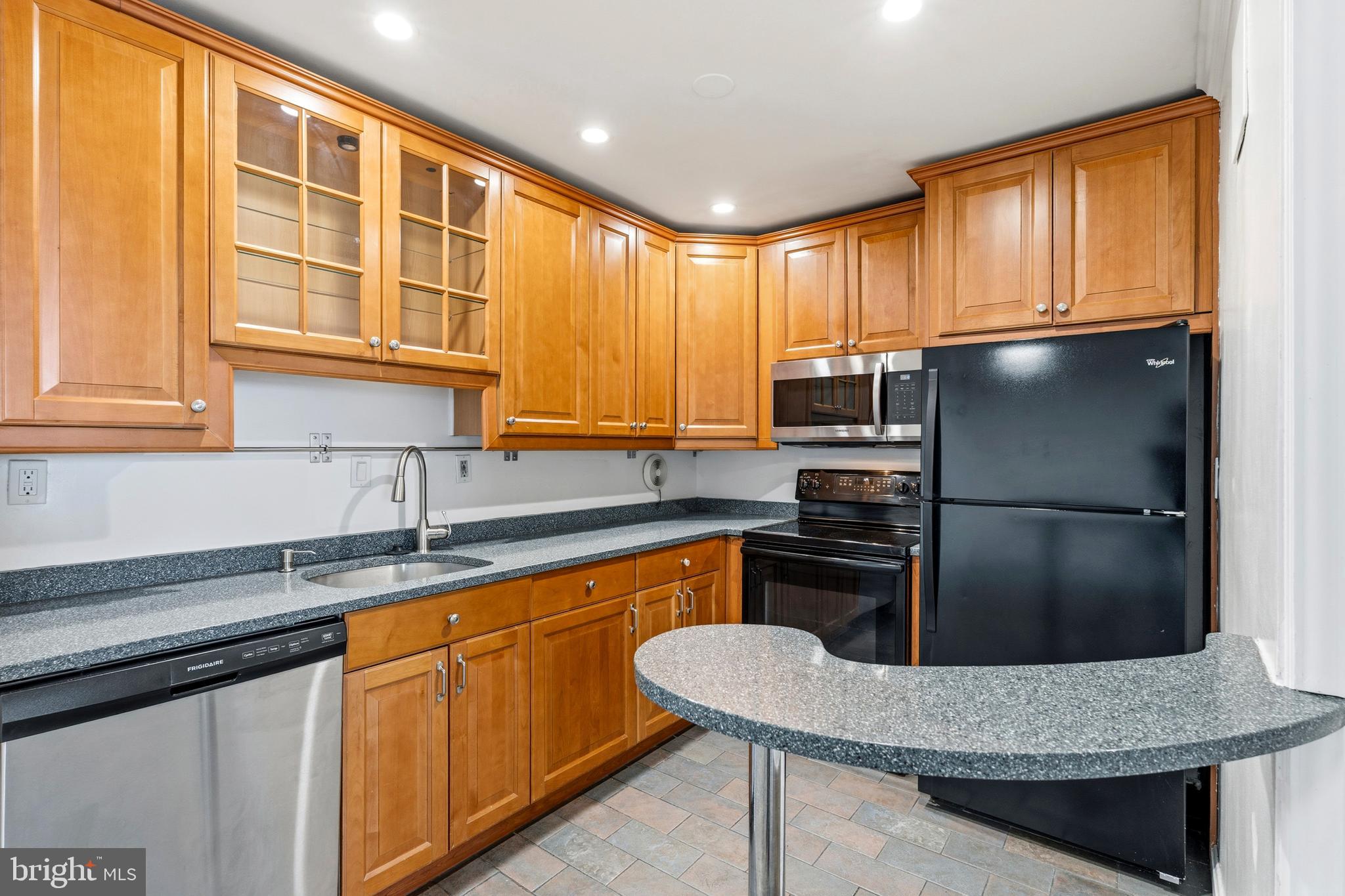 9701 Fields Road, Unit 1008 Gaithersburg, MD 20878 - Photo 13 of 26