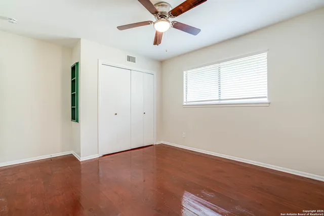 $349,800 | 211 East Woodlake Drive, San Antonio, TX 78229