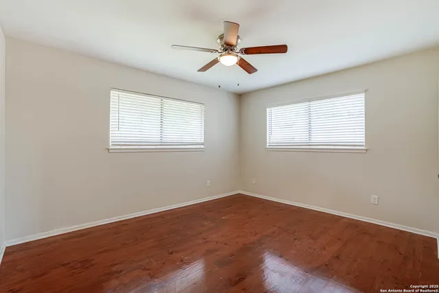 $349,800 | 211 East Woodlake Drive, San Antonio, TX 78229