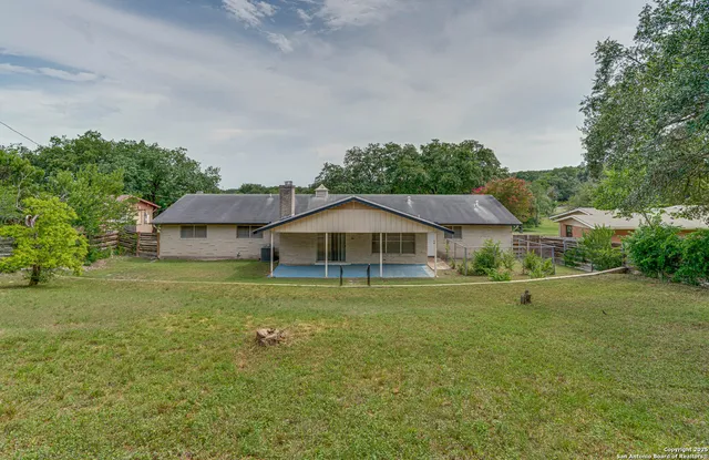 $349,800 | 211 East Woodlake Drive, San Antonio, TX 78229