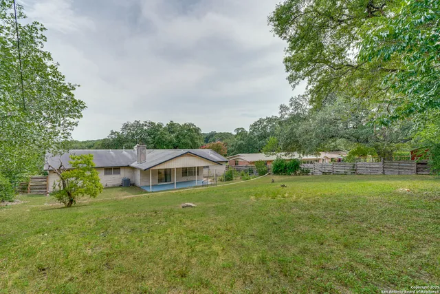 $349,800 | 211 East Woodlake Drive, San Antonio, TX 78229