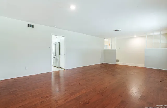 $349,800 | 211 East Woodlake Drive, San Antonio, TX 78229