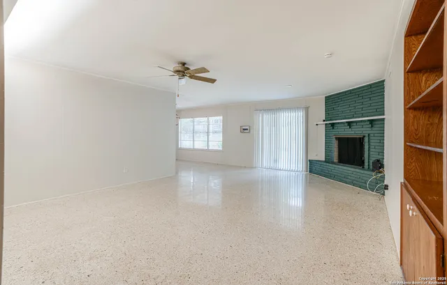 $349,800 | 211 East Woodlake Drive, San Antonio, TX 78229