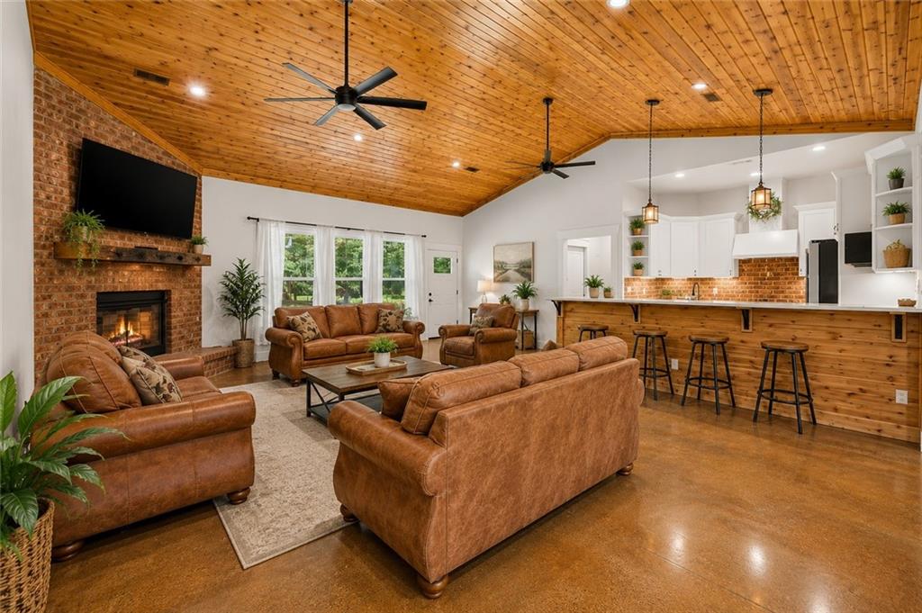 1282 Radio Springs Road Southwest Rome, GA 30165 - Photo 4 of 29