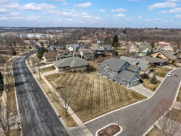 $235,000 | 11 Arboredge Way, Fitchburg, WI 53711