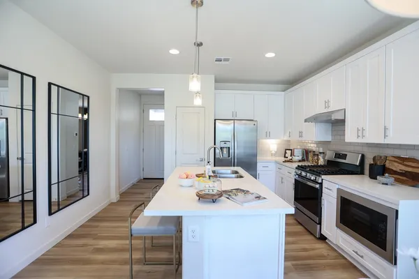 $2,695 | 1114 West Audrey Lane, Phoenix, AZ 85023