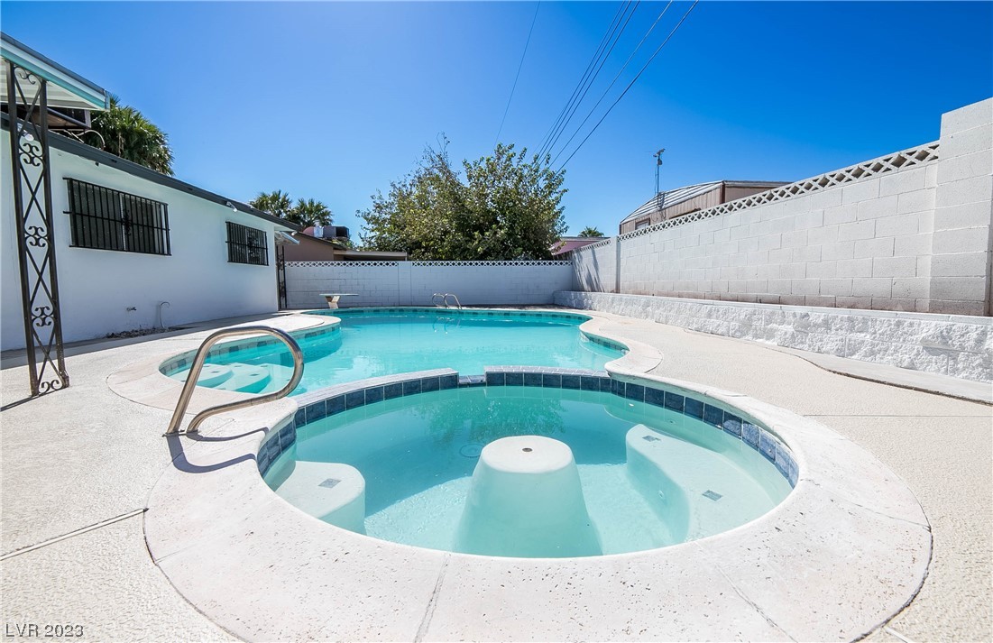 1937 Randa Lane Las Vegas, NV 89104 - Photo 6 of 39 Gallery Image 6