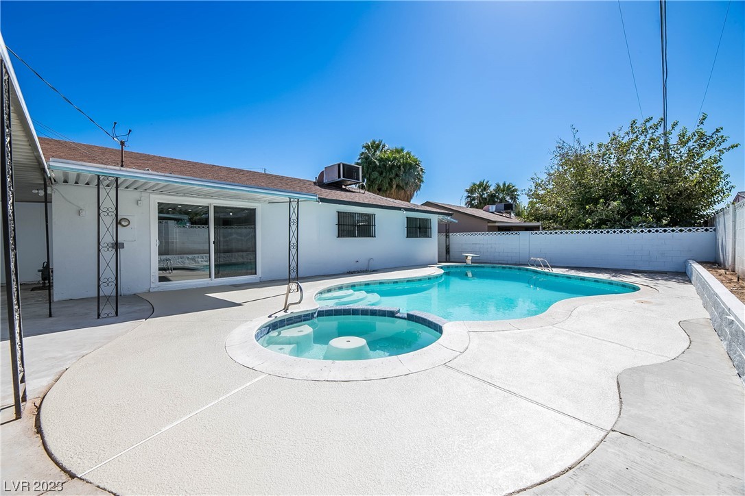 1937 Randa Lane Las Vegas, NV 89104 - Photo 8 of 39 Gallery Image 8
