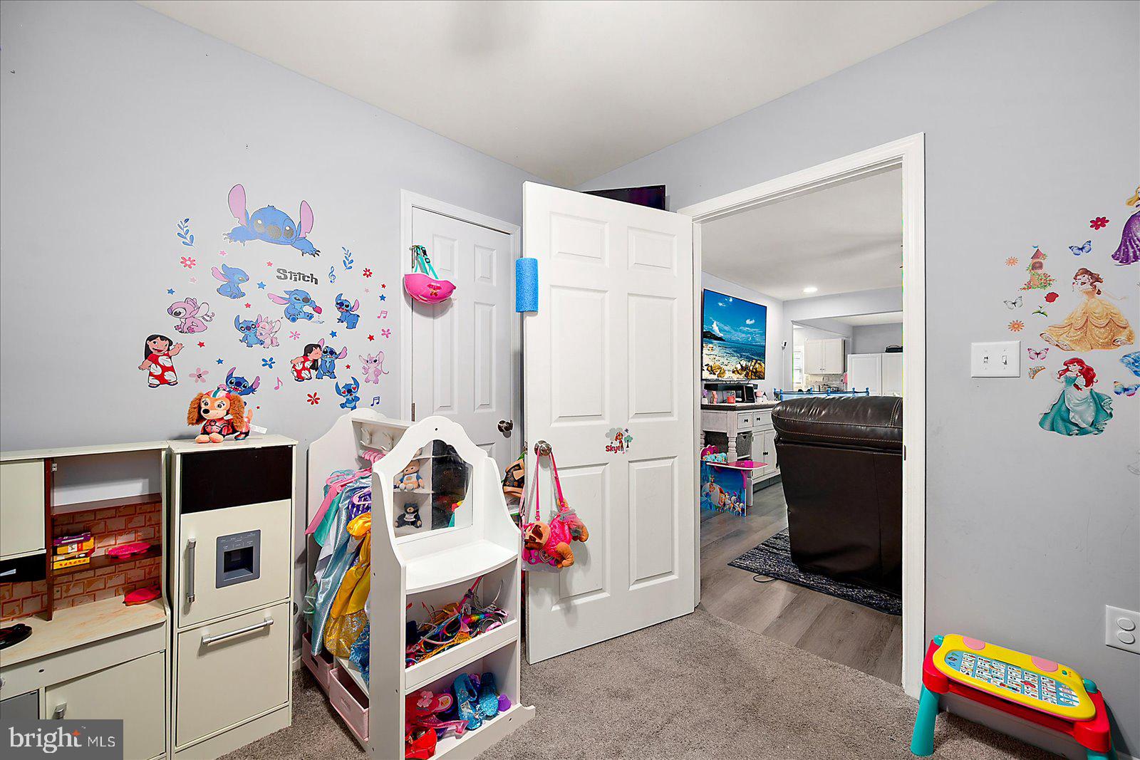 411 East Walnut Street Hebron, MD 21830 - Photo 38 of 54 a children room with toys and toys