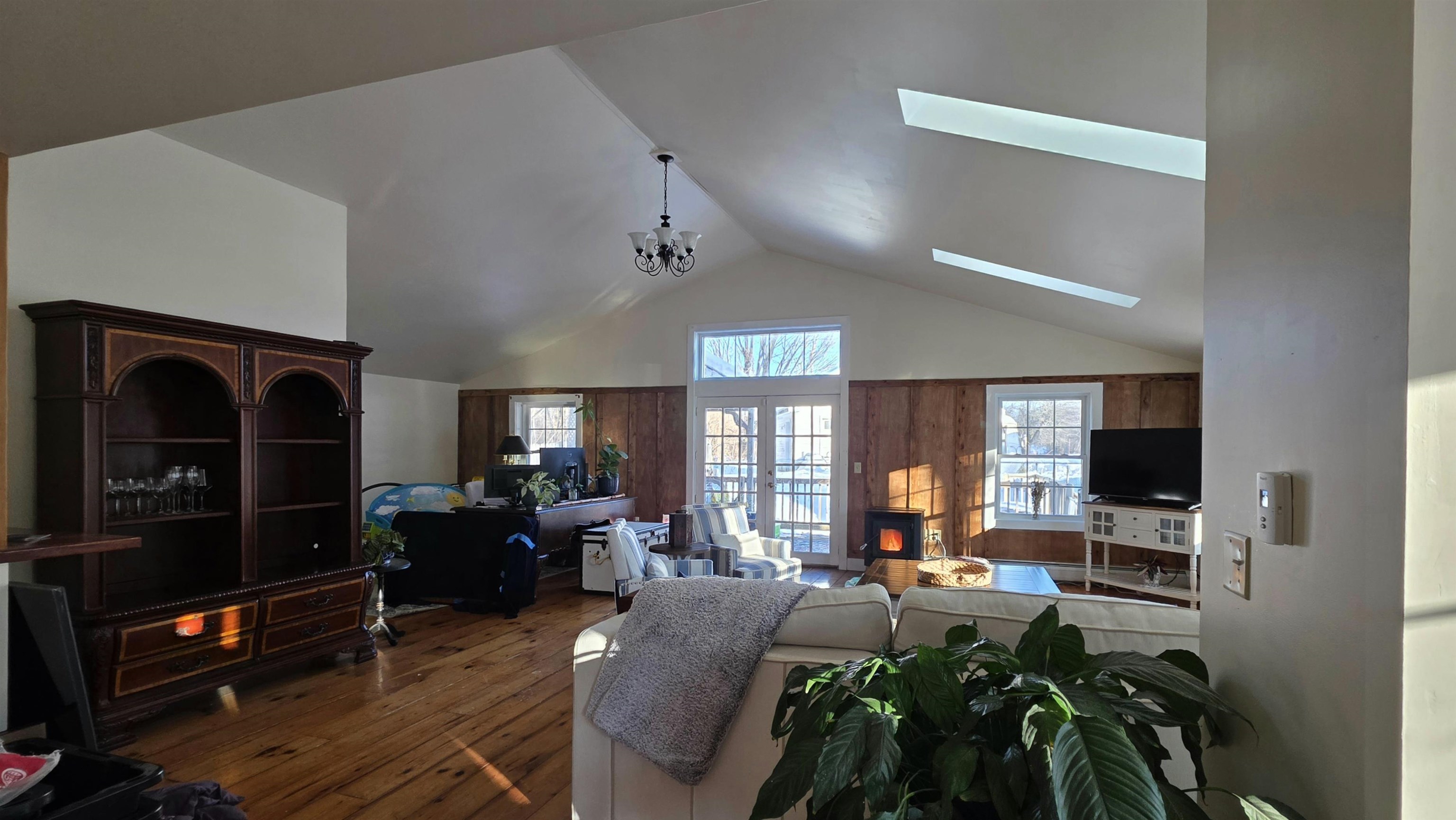 86 Raymond Road Chester, NH 03036 - Photo 6 of 25