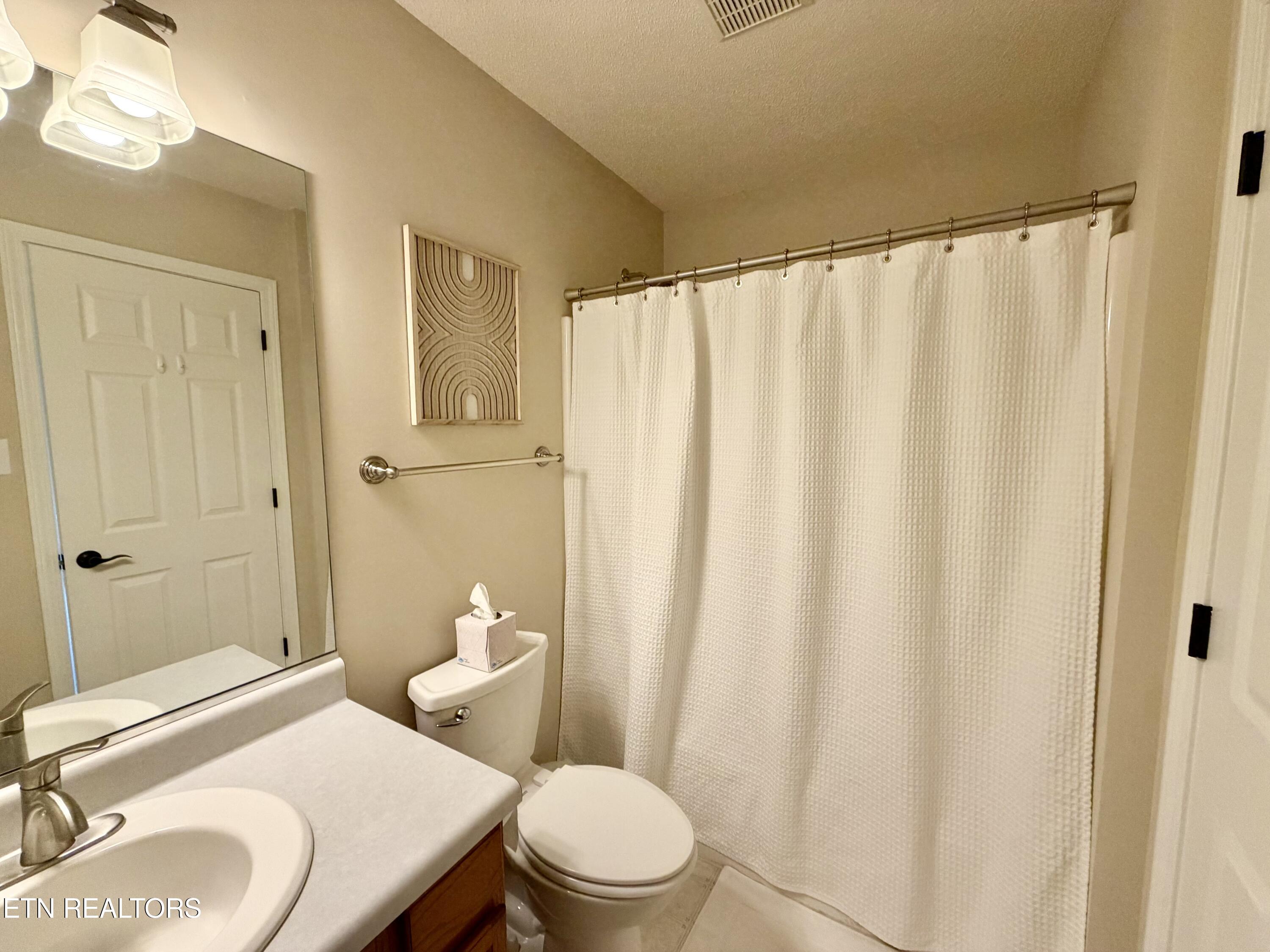 8045 Stablegate Way Powell, TN 37849 - Photo 20 of 22 IMG_8533