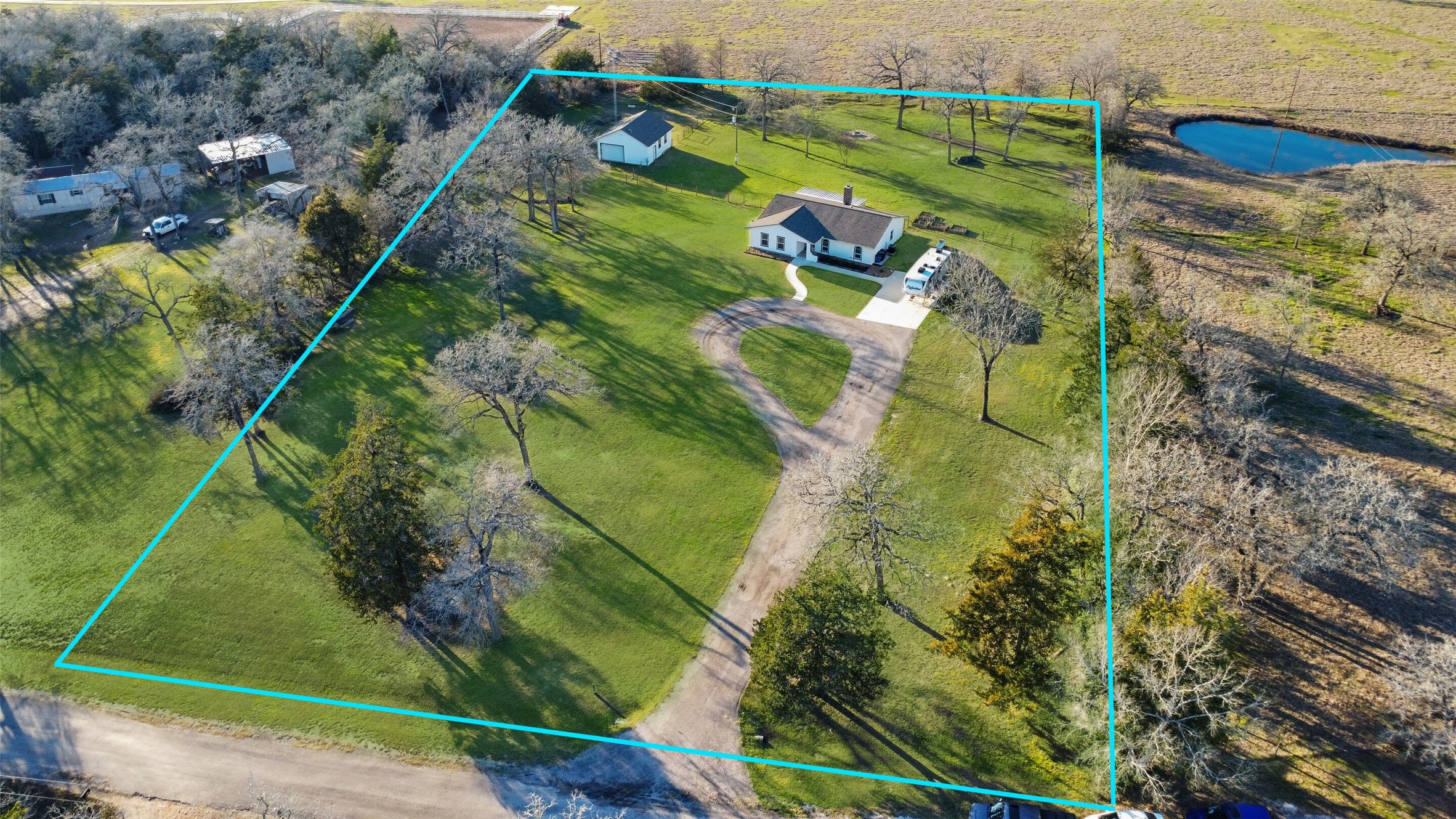 4620 Springfield Lane Brenham, TX 77833 - Photo 4 of 39 Gallery Image 4