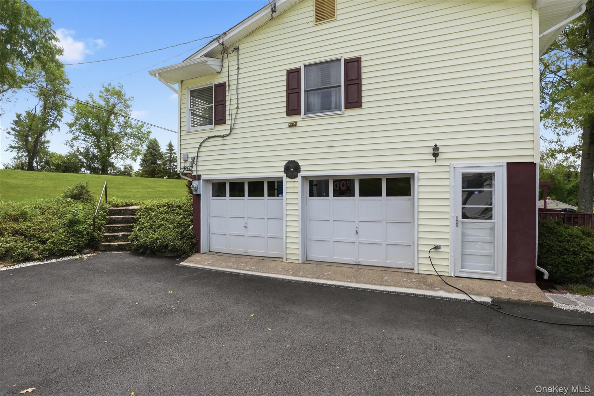 23 Old Cross Road Warwick, NY 10990 - Photo 5 of 34 A 2 car garage for your cars and extra storage.