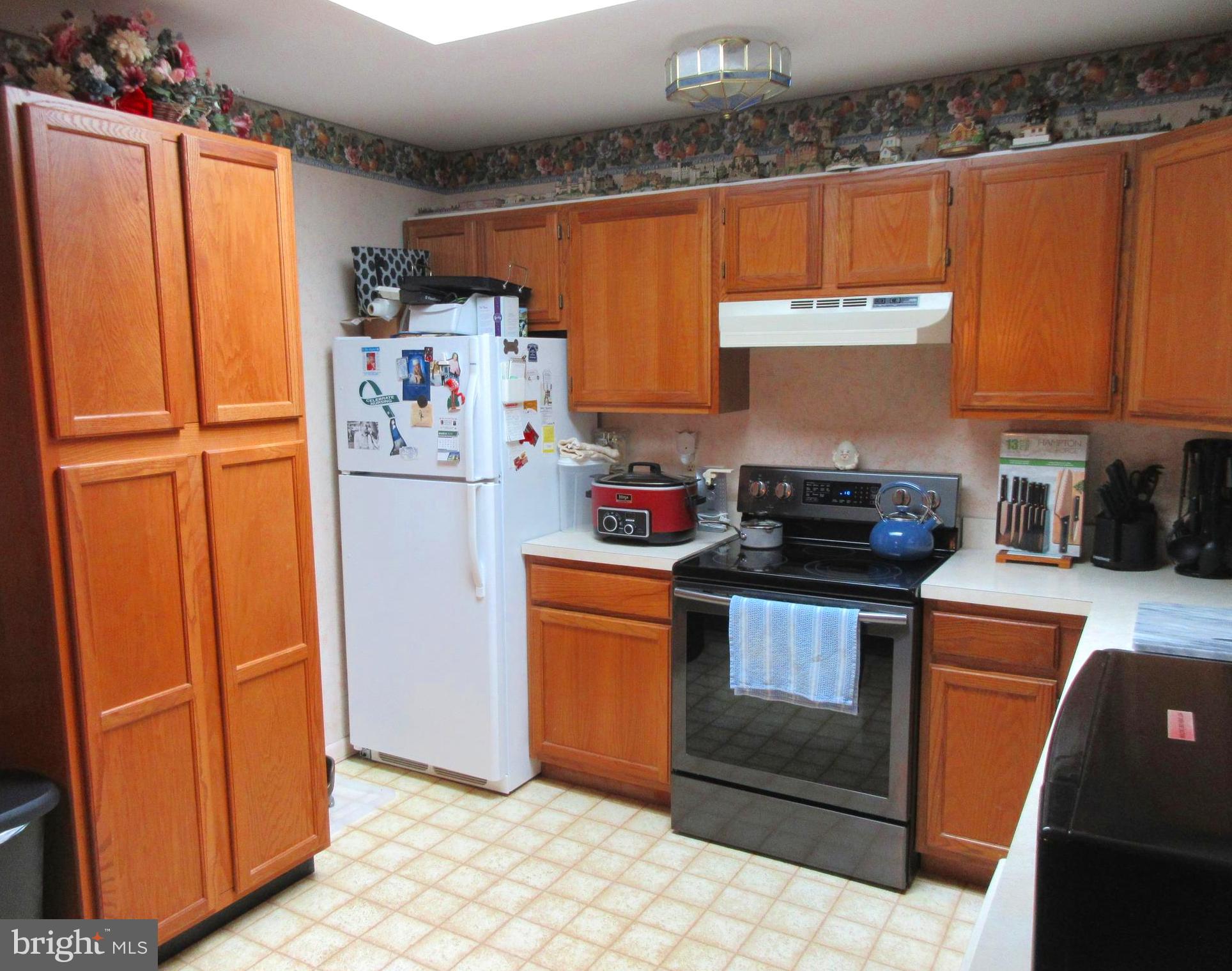 1202 Purnell Road Severna Park, MD 21146 - Photo 5 of 24 Brand new range/oven, new frig, large pantry