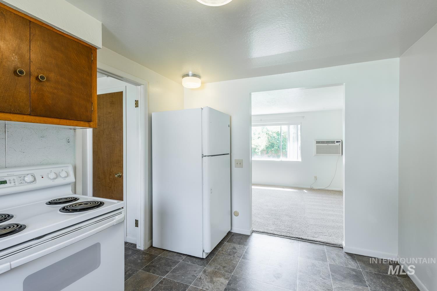 918 Northwest 4th Street Meridian, ID 83642 - Photo 12 of 48