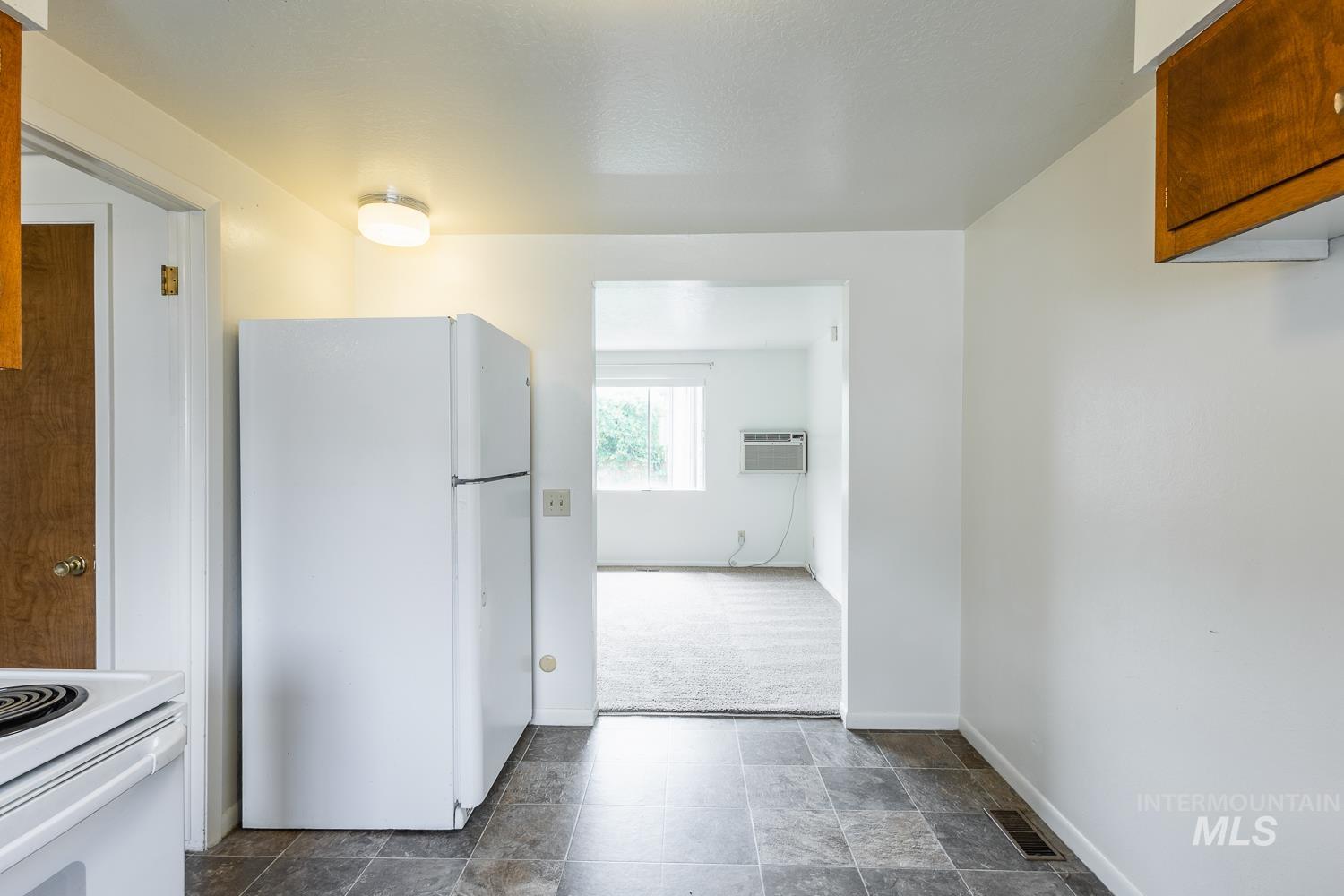 918 Northwest 4th Street Meridian, ID 83642 - Photo 13 of 48