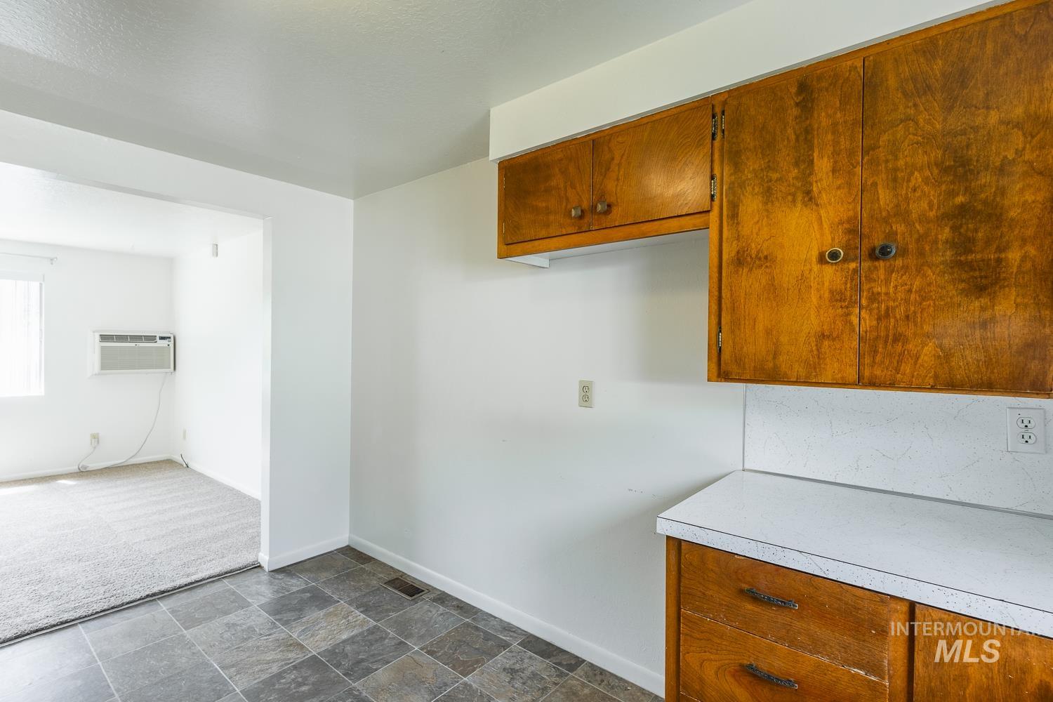 918 Northwest 4th Street Meridian, ID 83642 - Photo 14 of 48