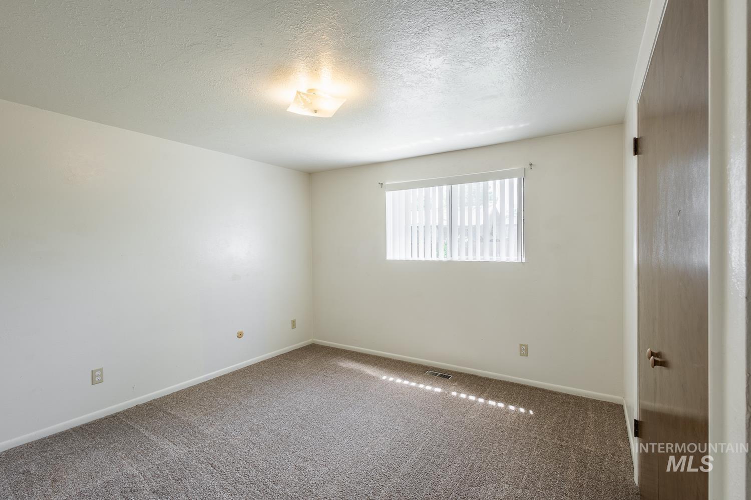 918 Northwest 4th Street Meridian, ID 83642 - Photo 19 of 48