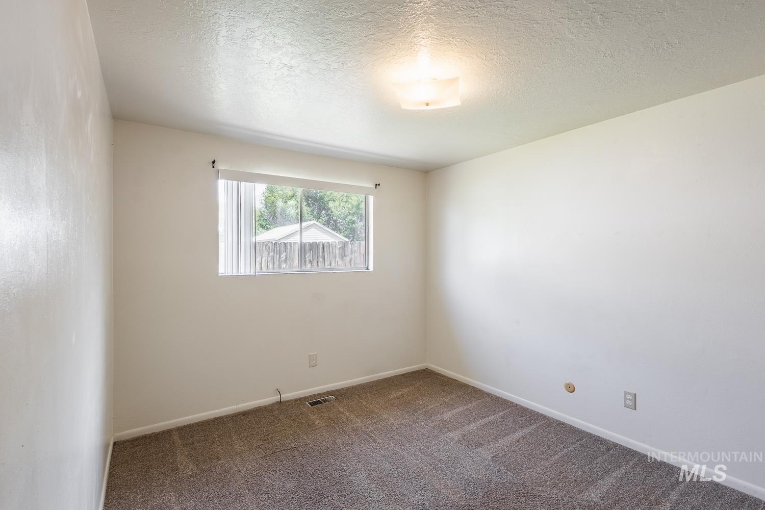 918 Northwest 4th Street Meridian, ID 83642 - Photo 26 of 48