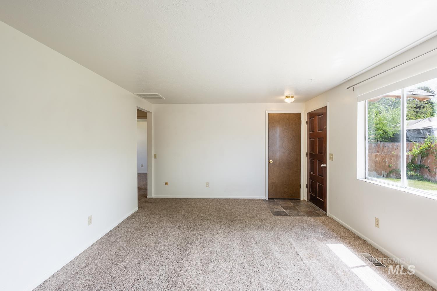 918 Northwest 4th Street Meridian, ID 83642 - Photo 7 of 48