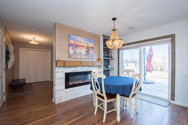 $379,900 | 293 Redwood Drive, Mapleton, ND 58059