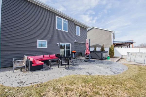 $379,900 | 293 Redwood Drive, Mapleton, ND 58059