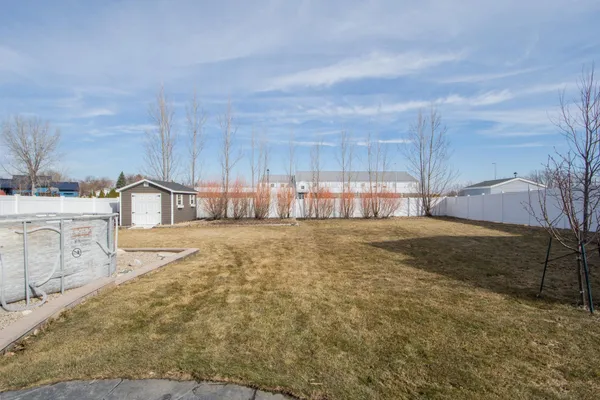 $379,900 | 293 Redwood Drive, Mapleton, ND 58059