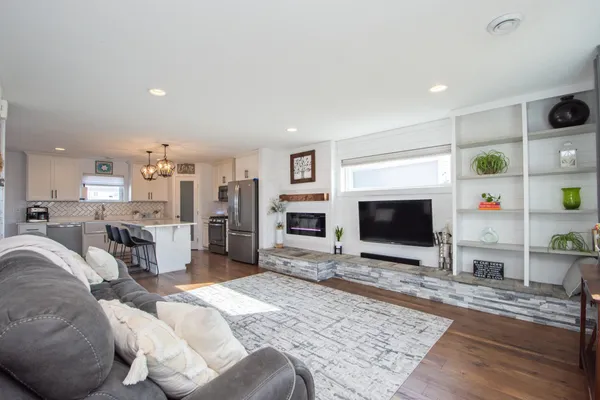 $379,900 | 293 Redwood Drive, Mapleton, ND 58059