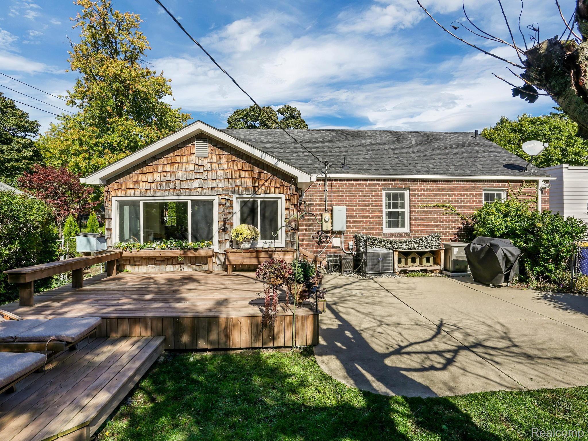 53 Vernier Road Grosse Pointe, MI 48236 - Photo 23 of 25 22.jpg