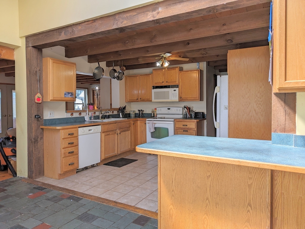 329 White Pond Road Lancaster, MA 01523 - Photo 9 of 27 Gallery Image 9