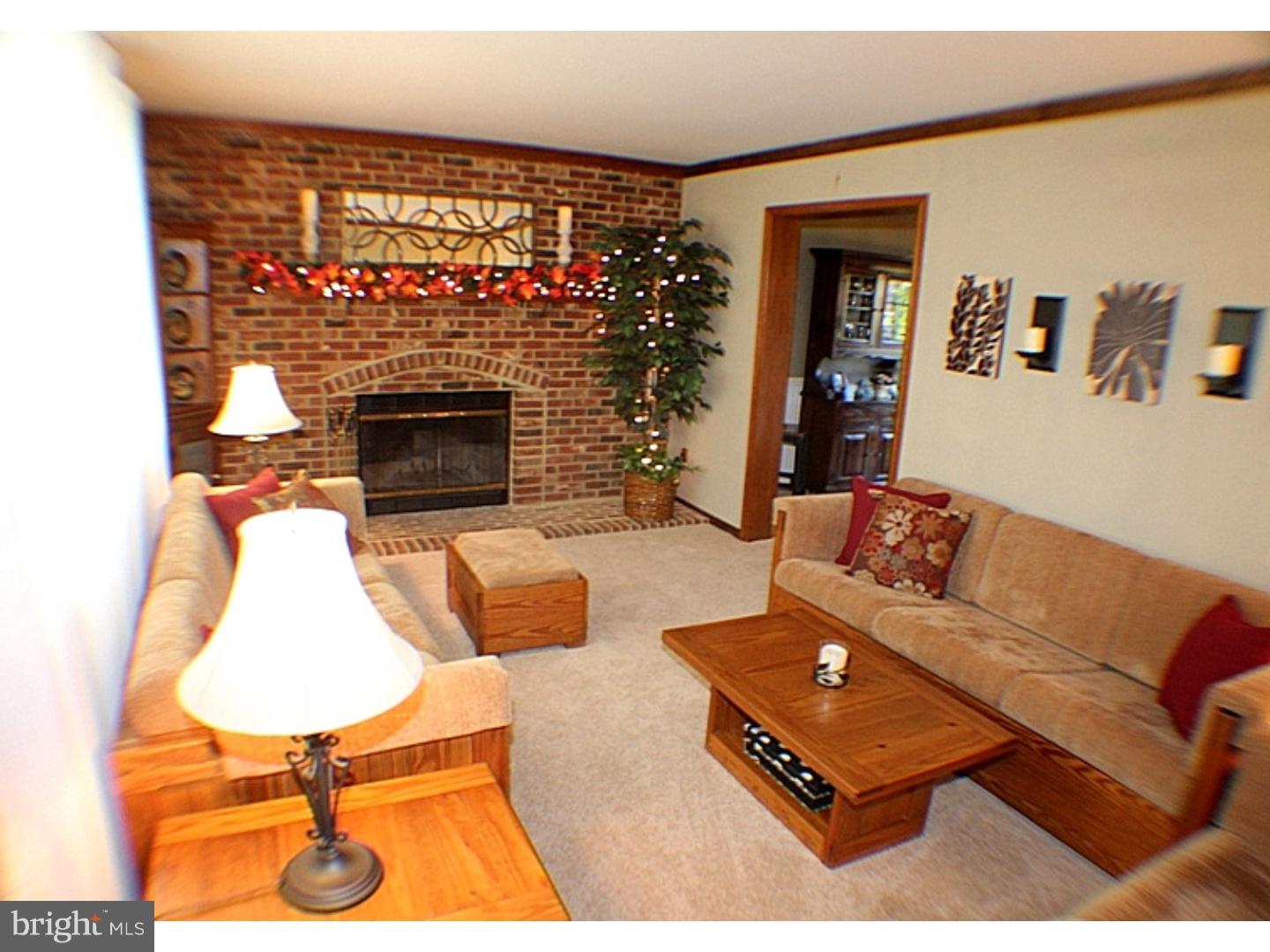 30 Southbridge Road Bear, DE 19701 - Photo 7 of 25 Living Room
