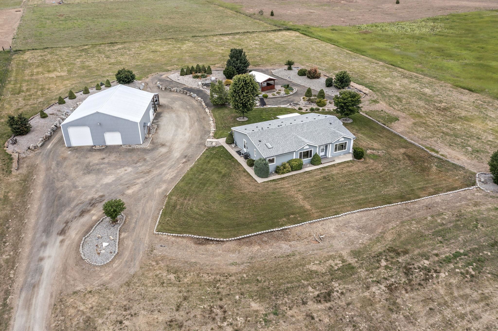 26609 North Denison Road Deer Park, WA 99006 - Photo 2 of 25