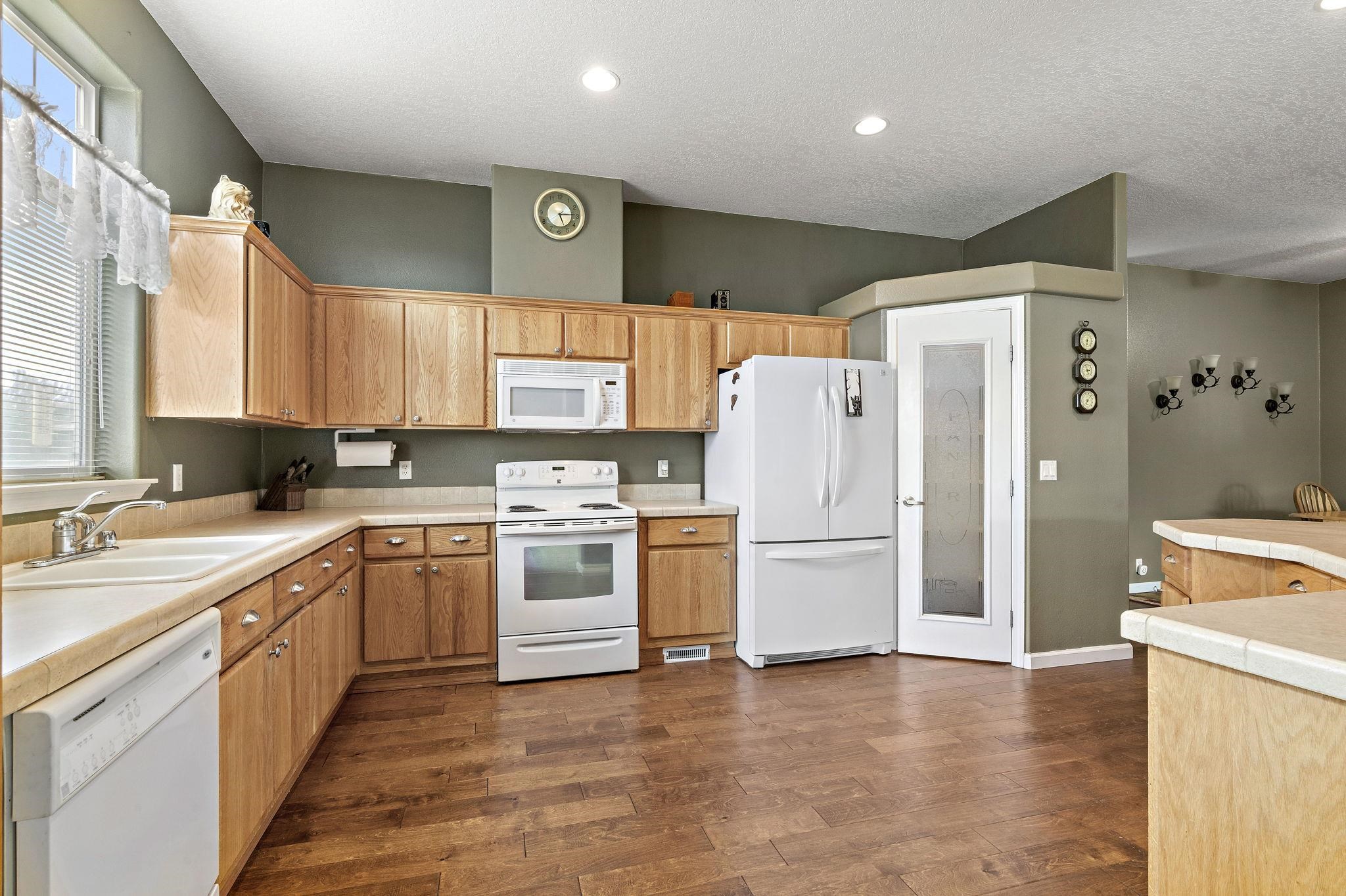26609 North Denison Road Deer Park, WA 99006 - Photo 9 of 25