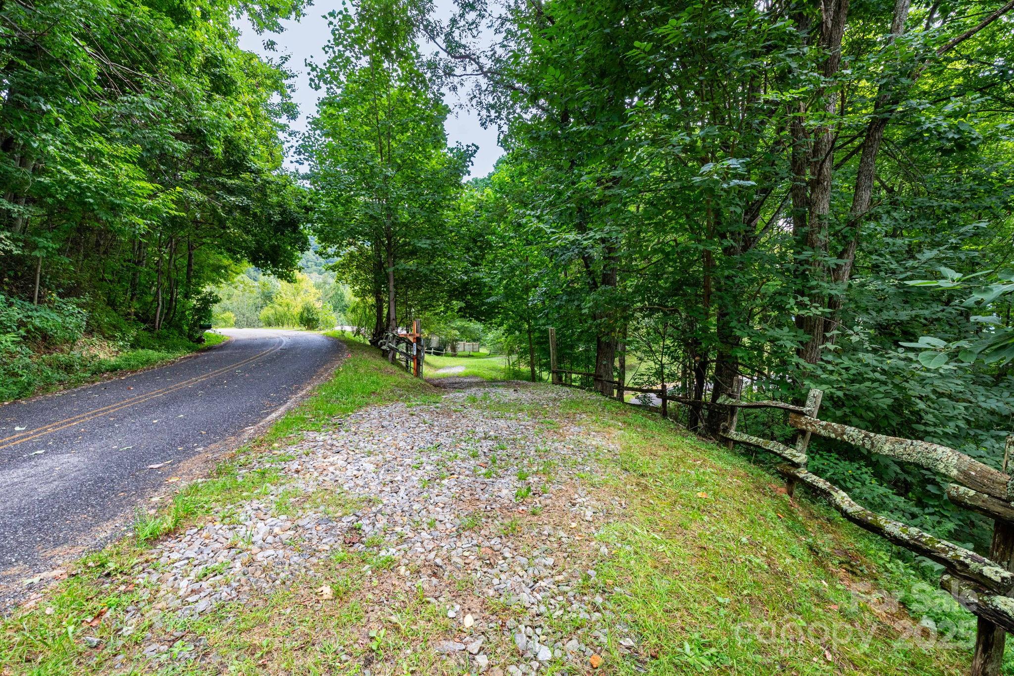 588 Woods Road Waynesville, NC 28785 - Photo 9 of 19 Gallery Image 9